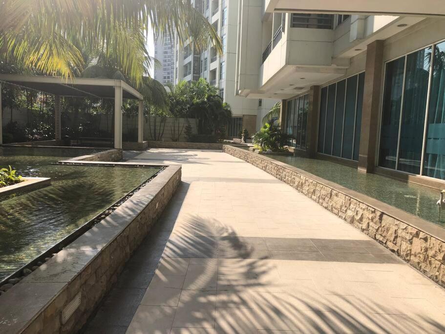 Central Park Residences Jakarta Exterior foto